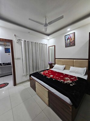Chambre Deluxe | Lits pliants/supplémentaires, Wi-Fi gratuit, draps fournis