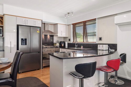 Toru - Central CBD Apartment, Walk to Lakefront