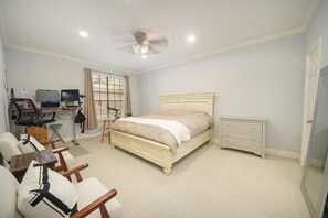 2 bedrooms, WiFi, bed sheets - Attend the World Cup in Style. Wonderful 2-bedroom condo. Walk to NRG Stadium (Houston)