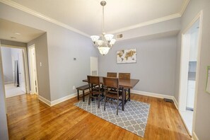 Dining - Attend the World Cup in Style. Wonderful 2-bedroom condo. Walk to NRG Stadium (Houston)
