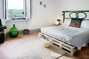 7 quartos, ferros/tábuas de passar roupa, Wi-Fi