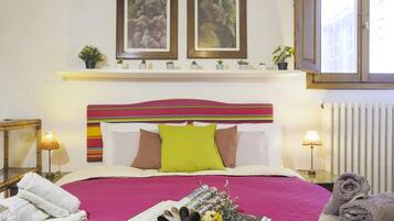 Iron/ironing board, WiFi