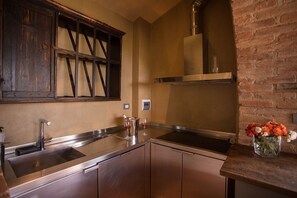 Réfrigérateur, micro-ondes, four, lave-vaisselle