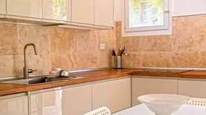 Fridge, microwave, dishwasher - Villa in unique location by the sea. Airco, Splendid terrace with seaview. (Portoferraio)