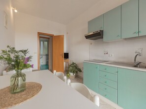 Fridge - One bedroom apartment with sea view terrace (Lacona)