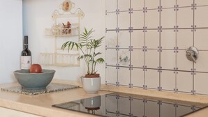 Fridge - Belvedere Apartments – One-bedroom apartment no 4 (Lacona)