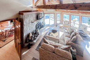 TV, fireplace, DVD player, books