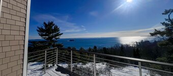 Elegant oceanfront home with breathtaking views, private hot tub & large deck