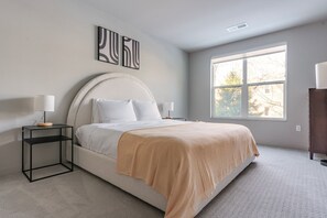 1 bedroom, iron/ironing board, WiFi, bed sheets - Blueground | Chevy Chase, rooftop, nr Rock Creek Park (Chevy Chase)