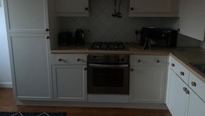 Private kitchen - Aberdeen City Escape Apartment (Aberdeen)