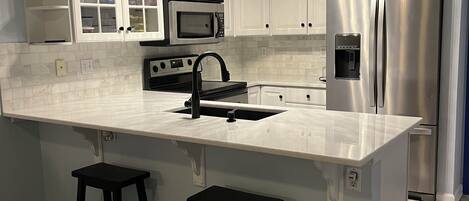 Mikrobølgeovn, ovn, kogeplade, opvaskemaskine