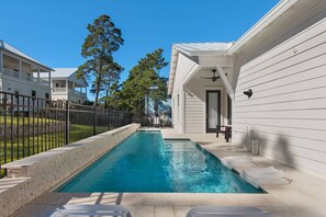 A heated pool - 30A Private Pool Retreat/Sleeps 10/Minutes to Beach, Dining, and Shopping/Seaside at Spotted Dolphin (Santa Rosa Beach)