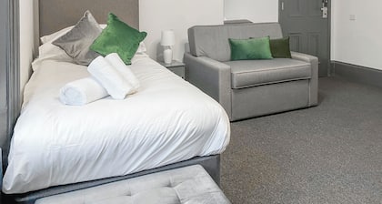 5 bedroom accommodation in Sunderland