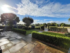 Terrace/patio - 5 bedroom accommodation in Baildon (Baildon)