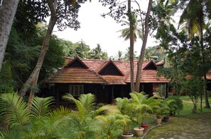 Exterior - God's Own Country Ayurvedic Resort (Neyyattinkara)