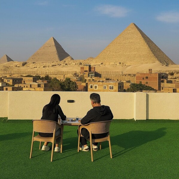 Outdoor dining - New Alibaba Pyramids View (Giza Governorate)