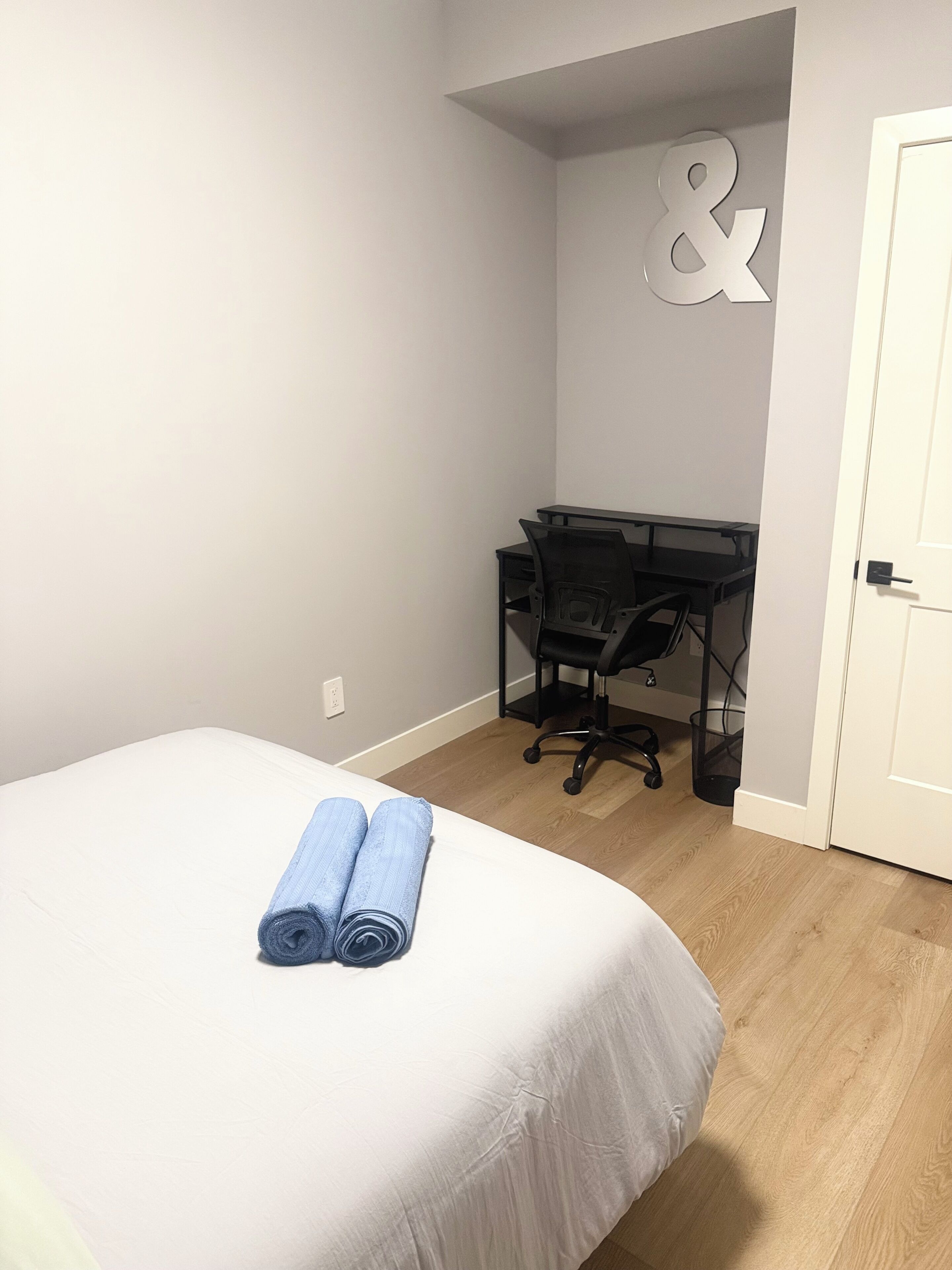 3 chambres, fer et planche à repasser, accès au Wi-Fi (inclus)