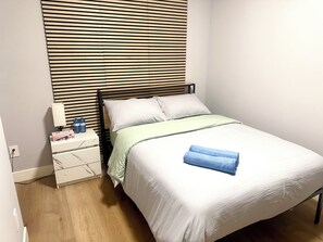 3 chambres, fer et planche à repasser, Wi-Fi gratuit, draps fournis