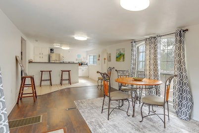 1 Mi to Fanning Springs! Home on Private Acreage