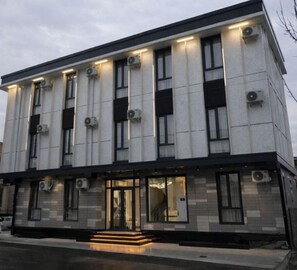 ด้านหน้าที่พัก