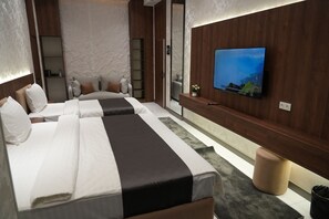 家庭三人房, 冰箱, 城市景觀 | 免費無線上網