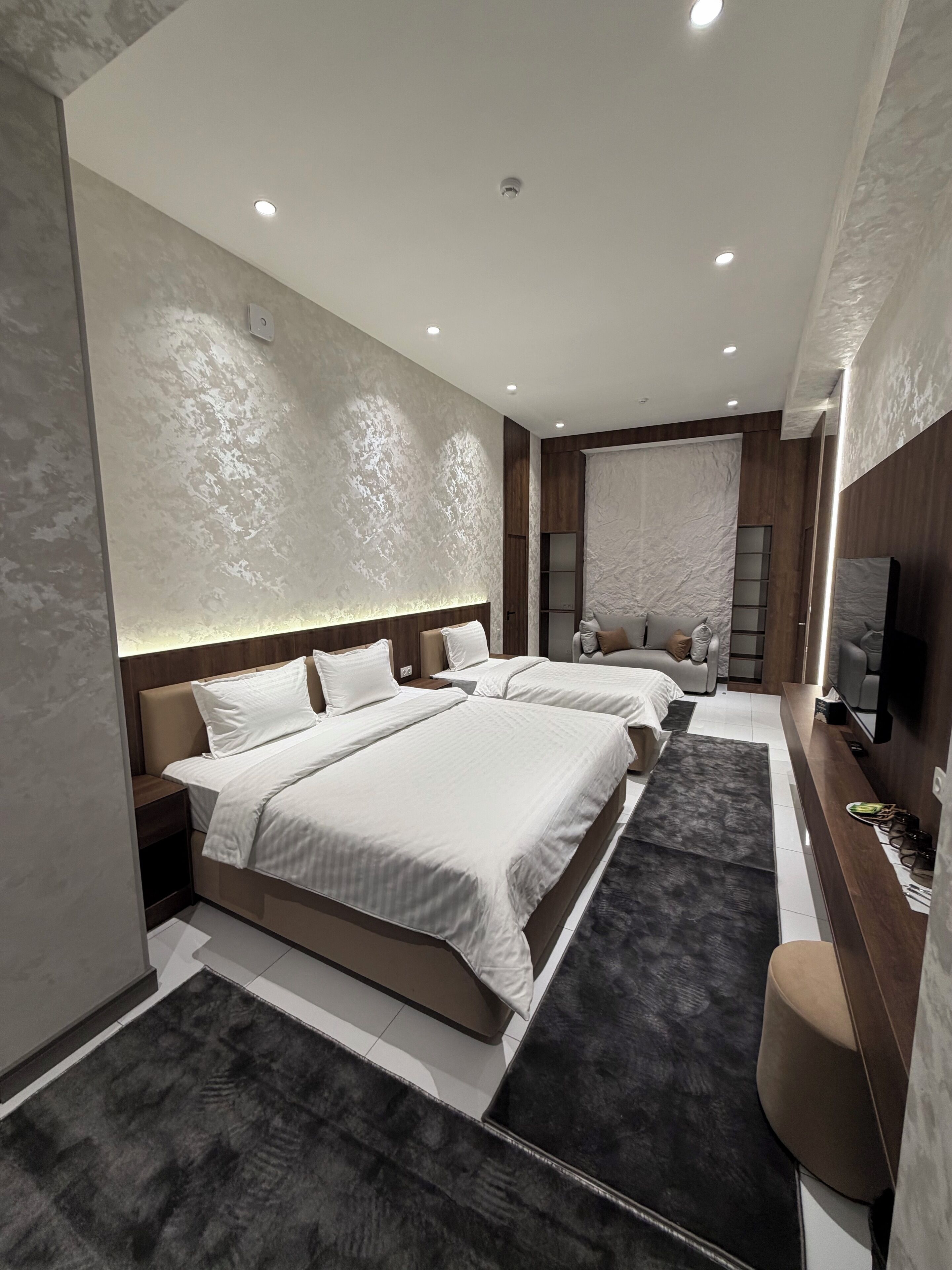 Family Triple Room, City View | Desk, free WiFi