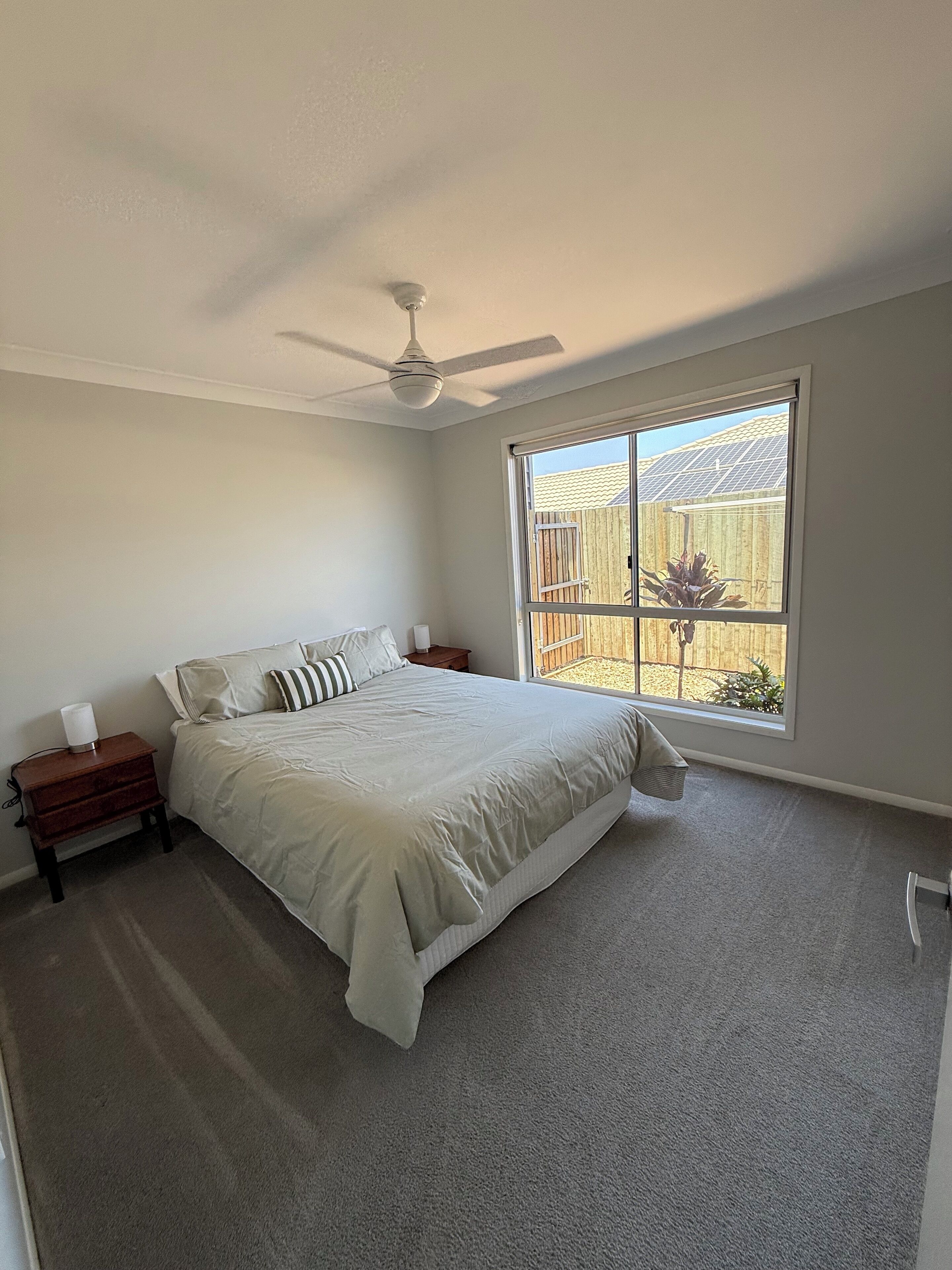 Iron/ironing board, Internet, bed sheets