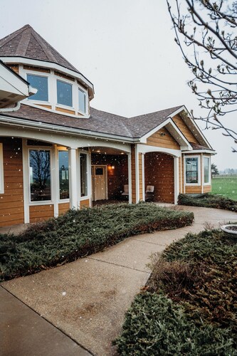 Spacious 3 BR Retreat Near Glacier Park - Sleeps 10 -Where Memories Are Made
