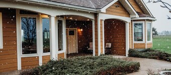 Spacious 3 BR Retreat Near Glacier Park - Sleeps 10 -Where Memories Are Made