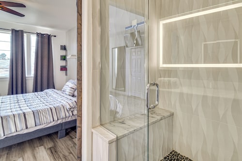 WFH Setup & Garage Parking! Modern Denver Condo