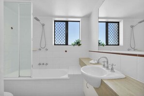 Towels, toilet paper - 3 Bedroom Apartment at Meridian Tower - Ocean Views (Kings Beach)