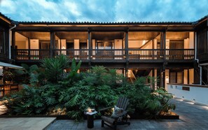 Terrace/patio - Floral Lux Hotel Qinghe Hotel  (Dali)