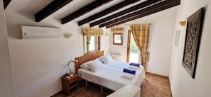 4 bedrooms, iron/ironing board, WiFi, bed sheets - Casa Danesa - Javea, Costa Blanca (Javea)