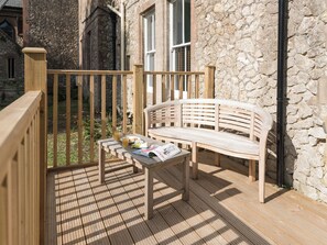 Property grounds - 2 bedroom accommodation in TOTLAND BAY (TOTLAND BAY)