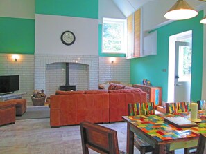 Interior - 2 bedroom accommodation in TOTLAND BAY (TOTLAND BAY)