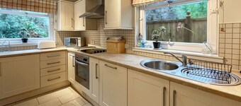 Garden View Cottage - UK50886