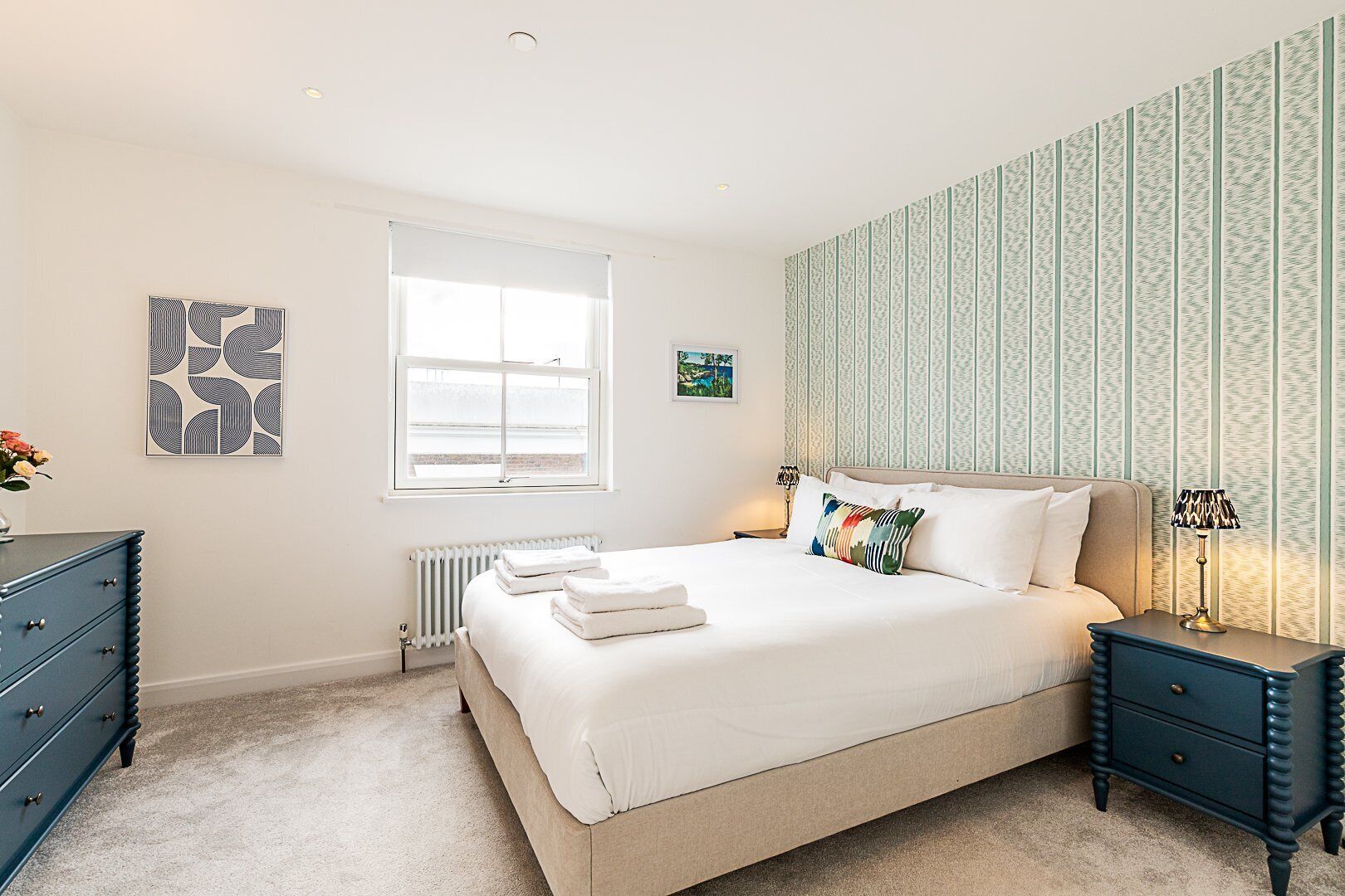 5 bedrooms, desk, iron/ironing board, Internet