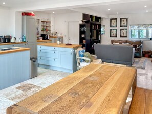 Interior - 3 bedroom accommodation in Bradford Abbas (Bradford Abbas)