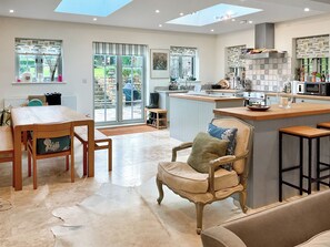 Interior - 3 bedroom accommodation in Bradford Abbas (Bradford Abbas)
