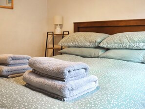 Free WiFi - Stable Cottage - UK51203 (Fishguard)
