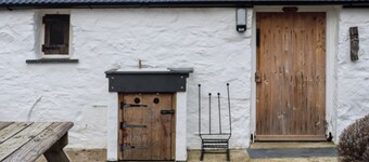 Maids Cottage - UK51204