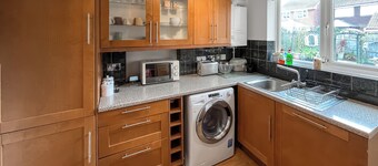 3 bedroom accommodation in Sittingbourne