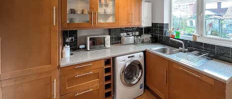 Opvaskemaskine, højstol