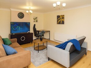 TV - A lovely house in great location for exploring North Kent and Medway towns. (Murston, near Sittingbourne)