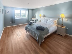 5 bedrooms, free WiFi - The house is amazing. (Kippford, near Dalbeattie)