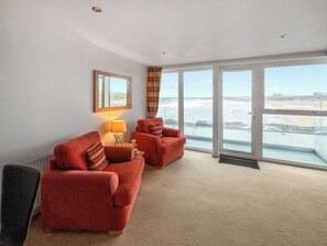 TV - 1 bedroom accommodation in Newquay (Newquay)