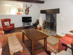 TV, fireplace - 3 bedroom accommodation in Parracombe (Parracombe)