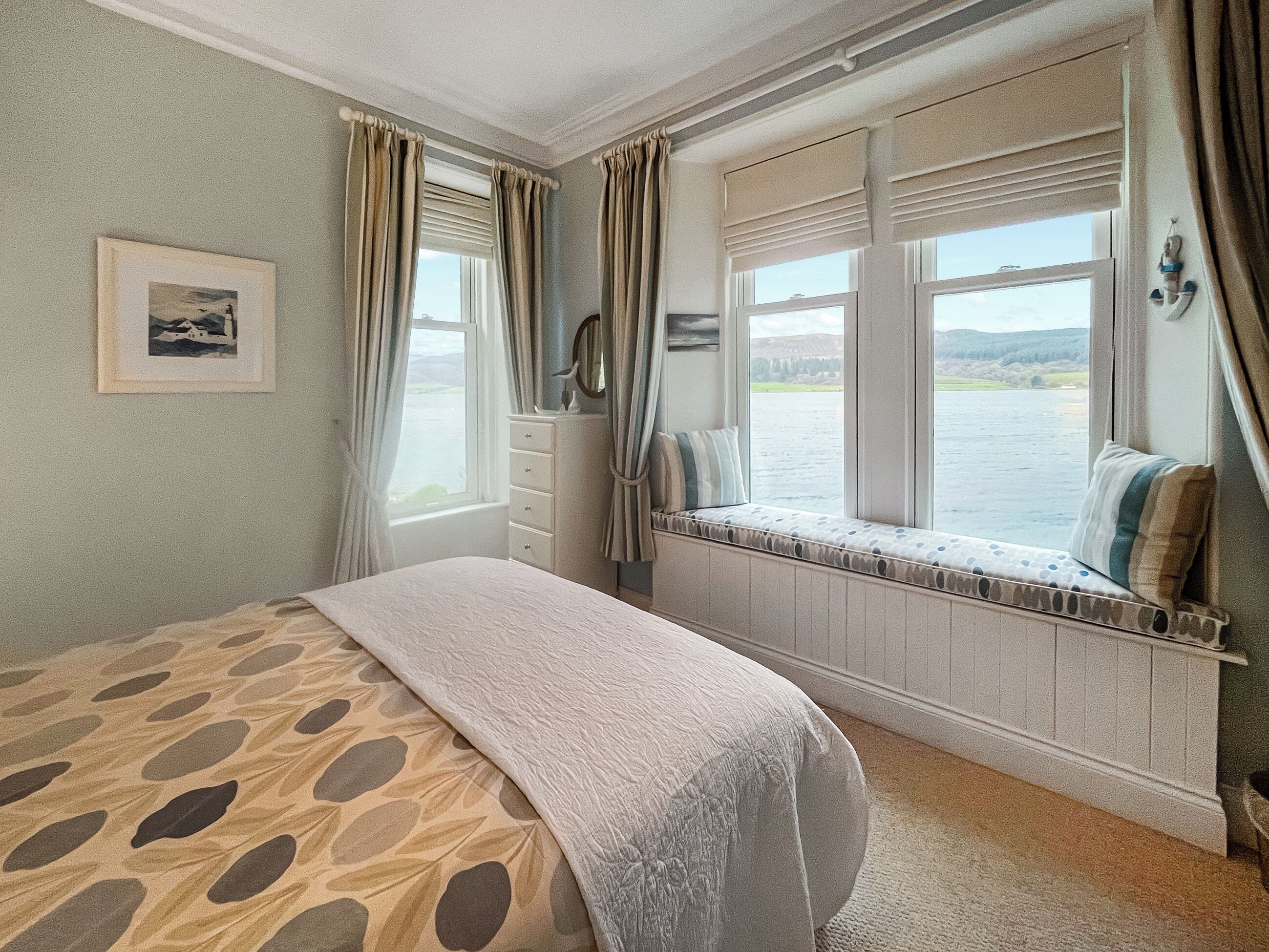 4 bedrooms, free WiFi