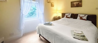 Alloggio con 4 camere da letto ad Colintraive