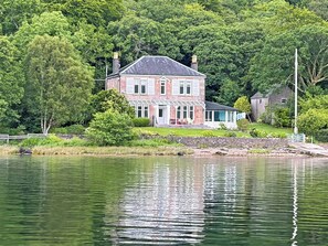 Exterior - Welcome to Failte, a wonderful four-bedroom house. (Tighnabruaich)